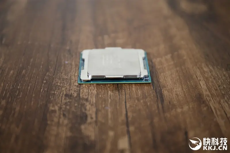英特尔酷睿i7-8809G：突破性能极限，AMD合作之光  第4张