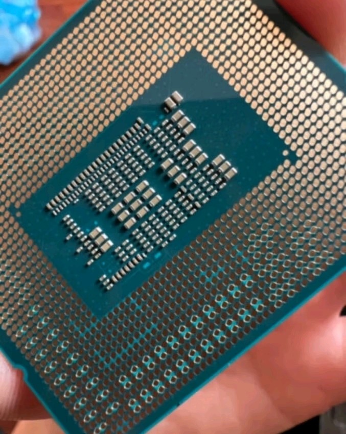 英特尔酷睿i3-13100F：卓越性能与迅捷反应速度的顶尖处理器