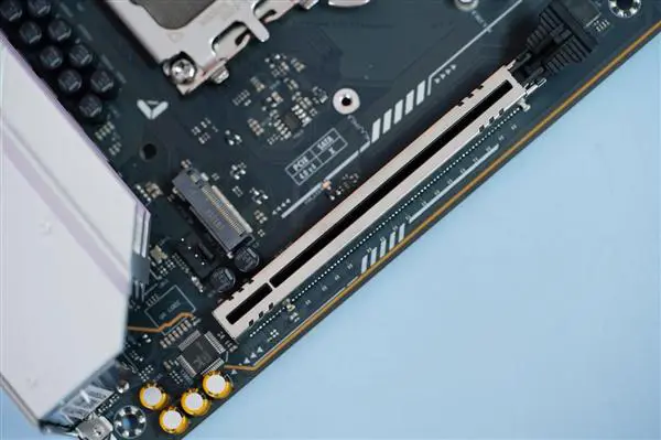 motherboard ddr6 全面解析！DDR6主板：速度与容量的完美平衡  第1张