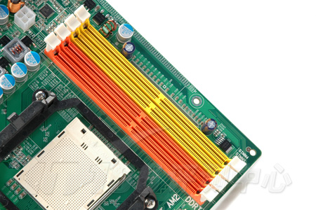DDR3和DDR2内存究竟谁更胜一筹？揭秘尺寸、性能、兼容性的区别  第1张